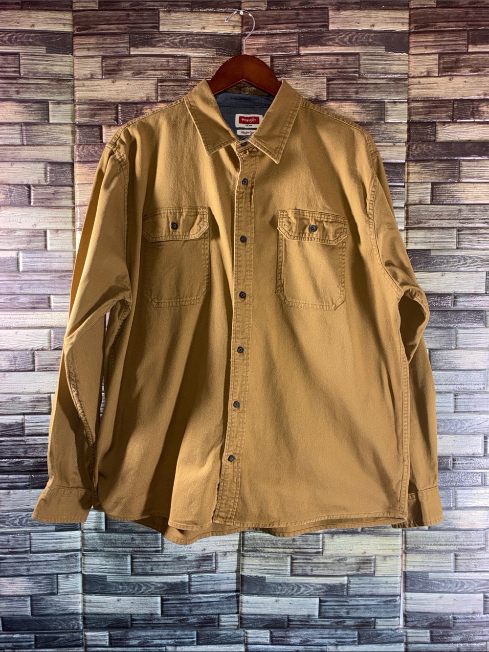 EUC Wrangler Men's XL Button-Up Shirt in Camel